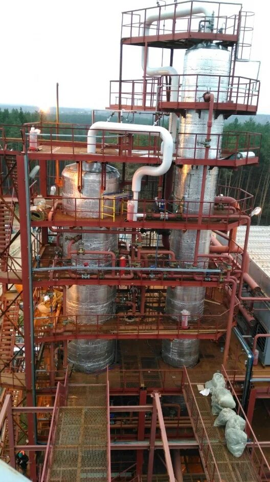 текстильная фабрика в японии в 19 веке. рабочие на заводе 20 век. липецкий металлургический завод 19век. конвейер генри форда 1908-1913. первые заводы.