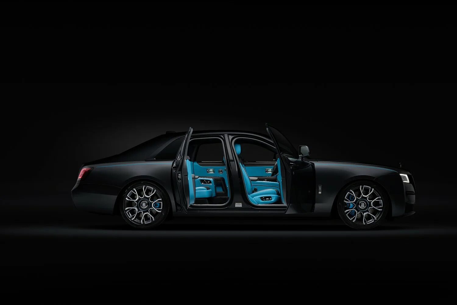 Rolls royce badge. Rolls Royce Ghost Black badge 2021. Rolls Royce Ghost 2022. Rolls Royce Ghost 2021 Black. Роллс Ройс Black badge.