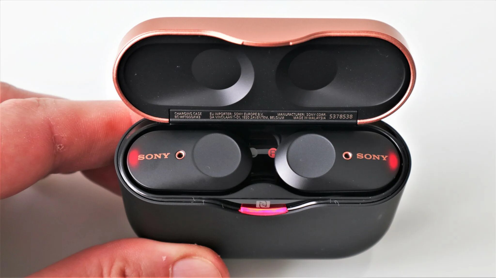 Wf 1000. Sony wf-1000xm3. sony wf1000xm3 кейс. sony wf-1000xm3 чехол. наушники sony wf-1000xm3.