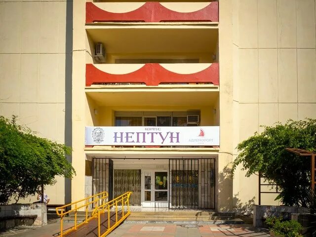 Panorama: Mini-otel Neptun, hotel, Russia, Sochi, Adler, ulitsa Bogdana Khmelnit