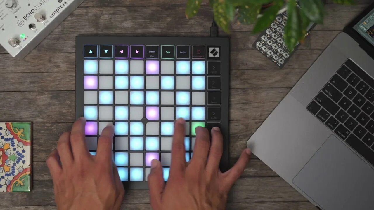 Launchpad x. Novation launchpad mini mk1. launchpad mini mk3. novation launchpad pro mk1 белый. launchpad mk3 x.