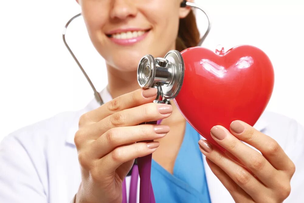 Проверить состояние здоровья. Врач с сердцем. Здоровое сердце. Охрана здоровья. Забота о сердце.