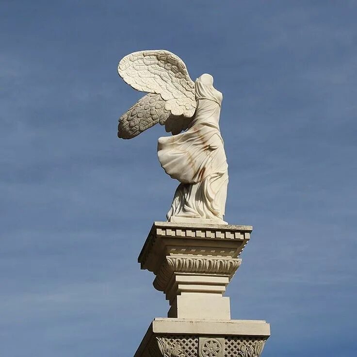 Статуя крыма. Статуи в крыму. Партенит. Статуя крыма. Памятник погибшим кораблям в севастополе.