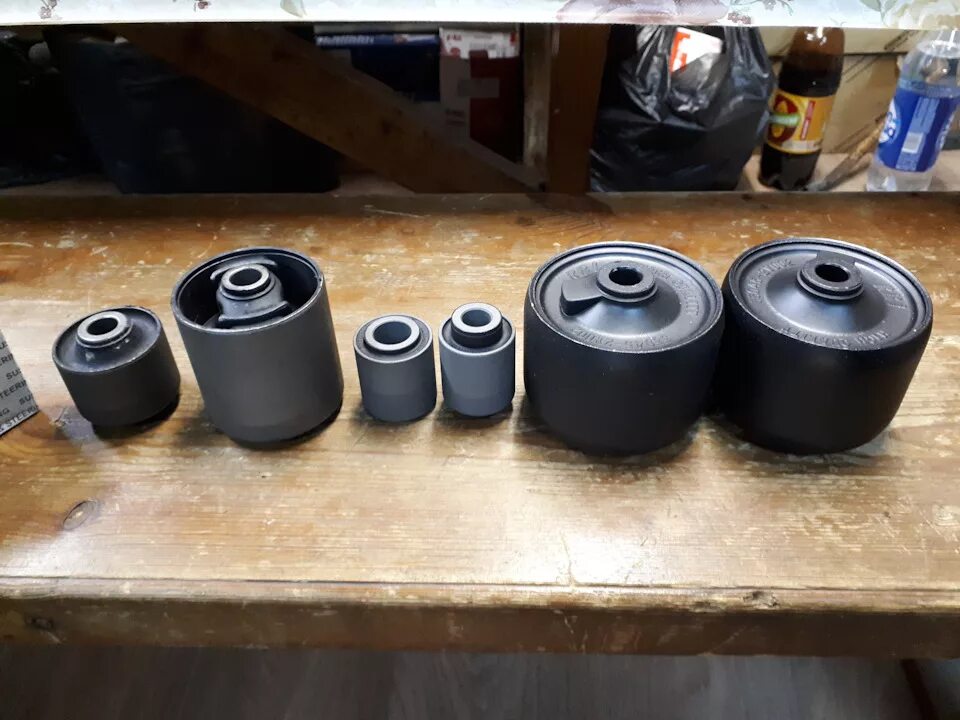 Сайлентблок задний переднего рычага ниссан. Сайлентблоки передних рычагов ниссан максима а33 артикул. задние сайлентблоки ниссан максима а35. передний сайлентблок переднего рычага ниссан максима а 32. сайлентблок рычага ниссан максима а32.