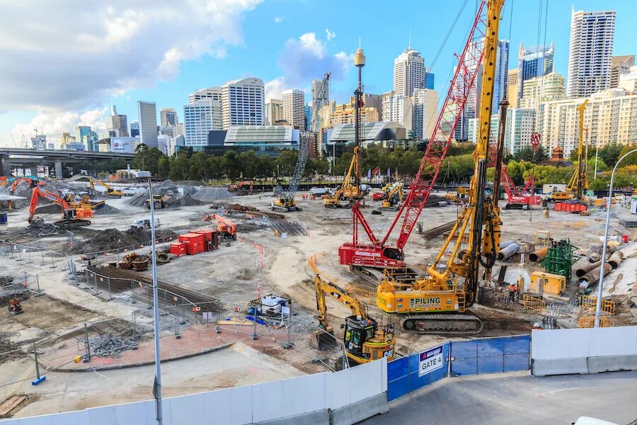 Construction simulator 2014 pc. Констракшн симулятор 2014. Работники на стройке. Construction 2014. Инженер на стройке.