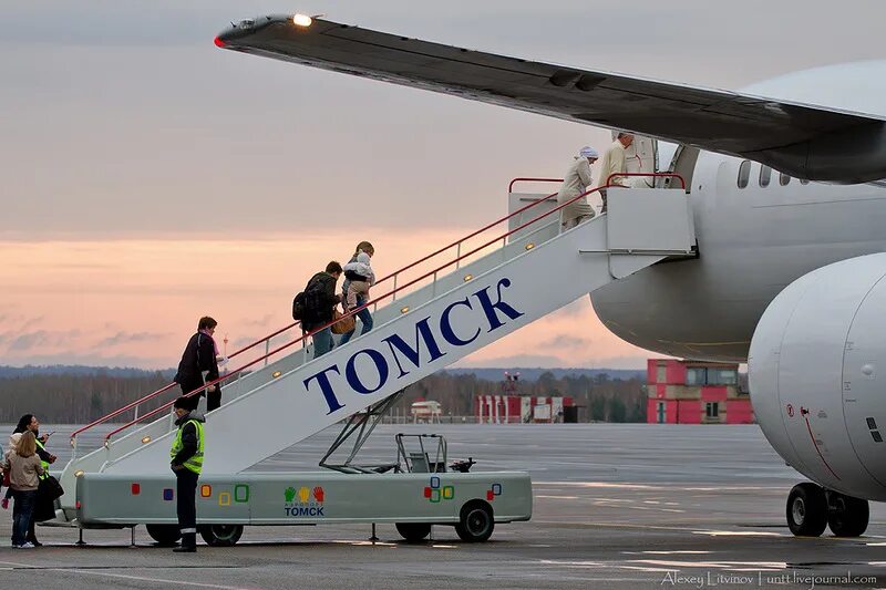 Канада малые аэродромы. Лагерный сад томск зимой. Из иркутска в омск. Маленький аэродром. Самолеты аэрофлота москва томск.