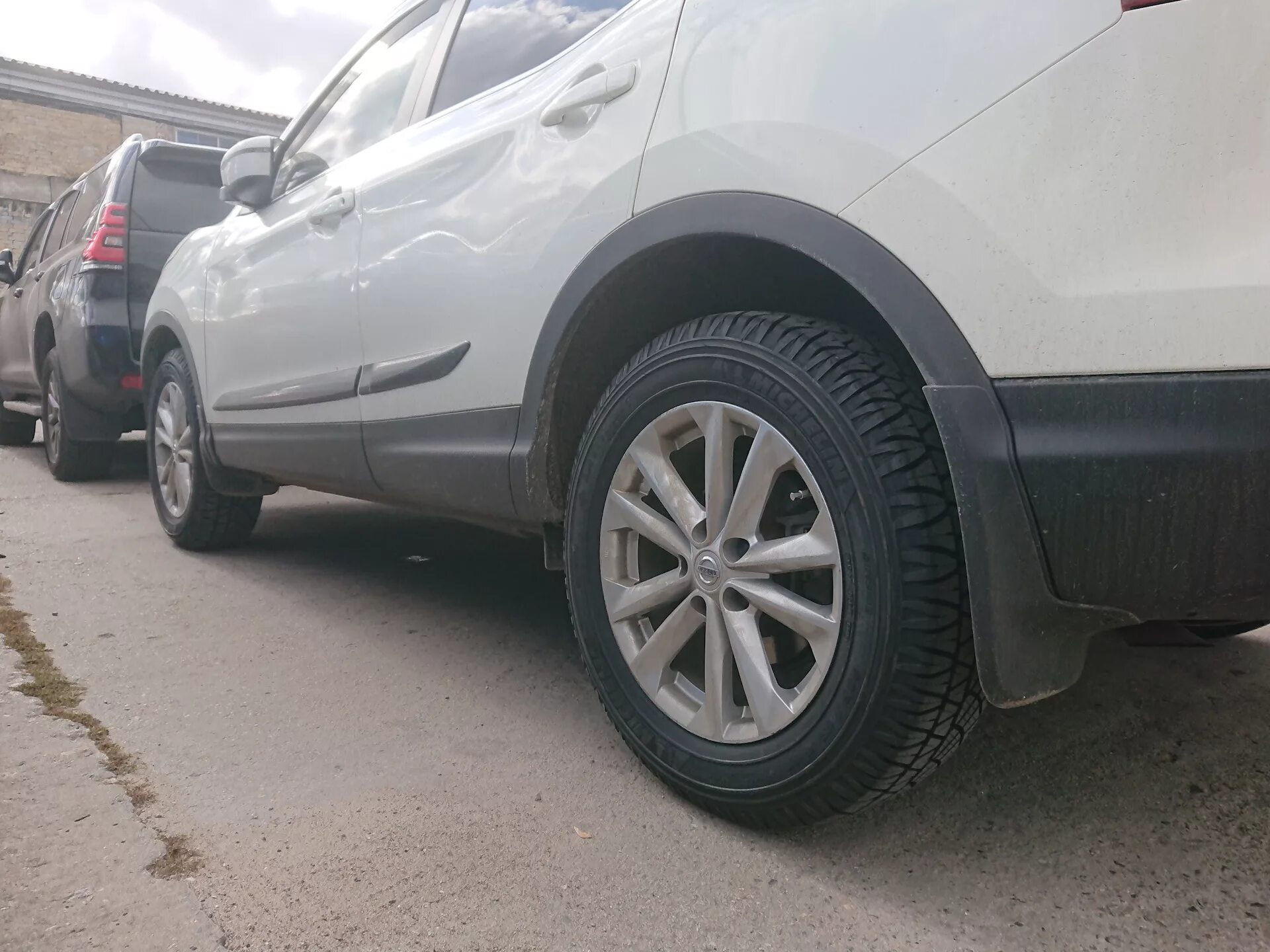 225. Резина кашкай 17. Резина кашкай 17. Qashqai 225 60 r17. Диски r17 qashqai.