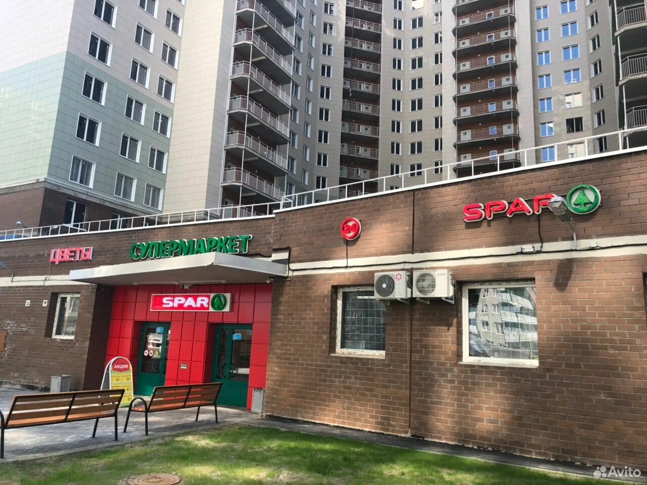 Магазин изумрудные холмы. Изумрудные холмы кафе. Красногорск улица космонавтов. Магазин фасолька в изумрудных холмах. Киндерленд красногорск изумрудные холмы.