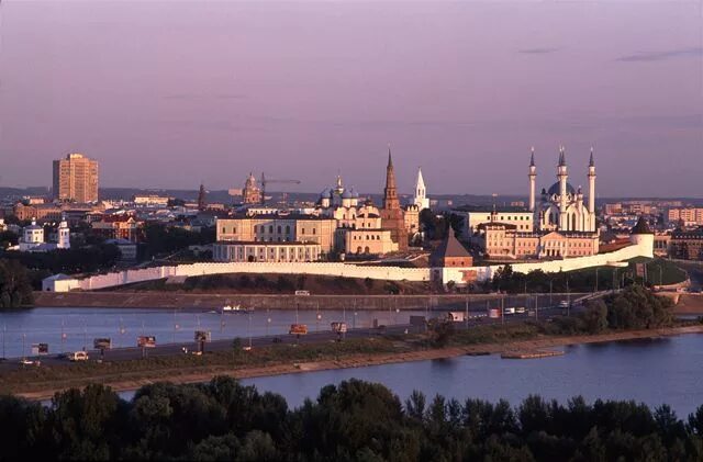 Река Казанка в Казани. Казань Волга. Город Казань река Волга. Казань река Волга в центре. Казань расположена на реке