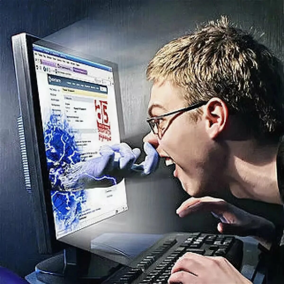 В интернете можно увидеть. Человек перед компьютером. Компьютер и человек. Человек перед монитором. Человек за ПК.