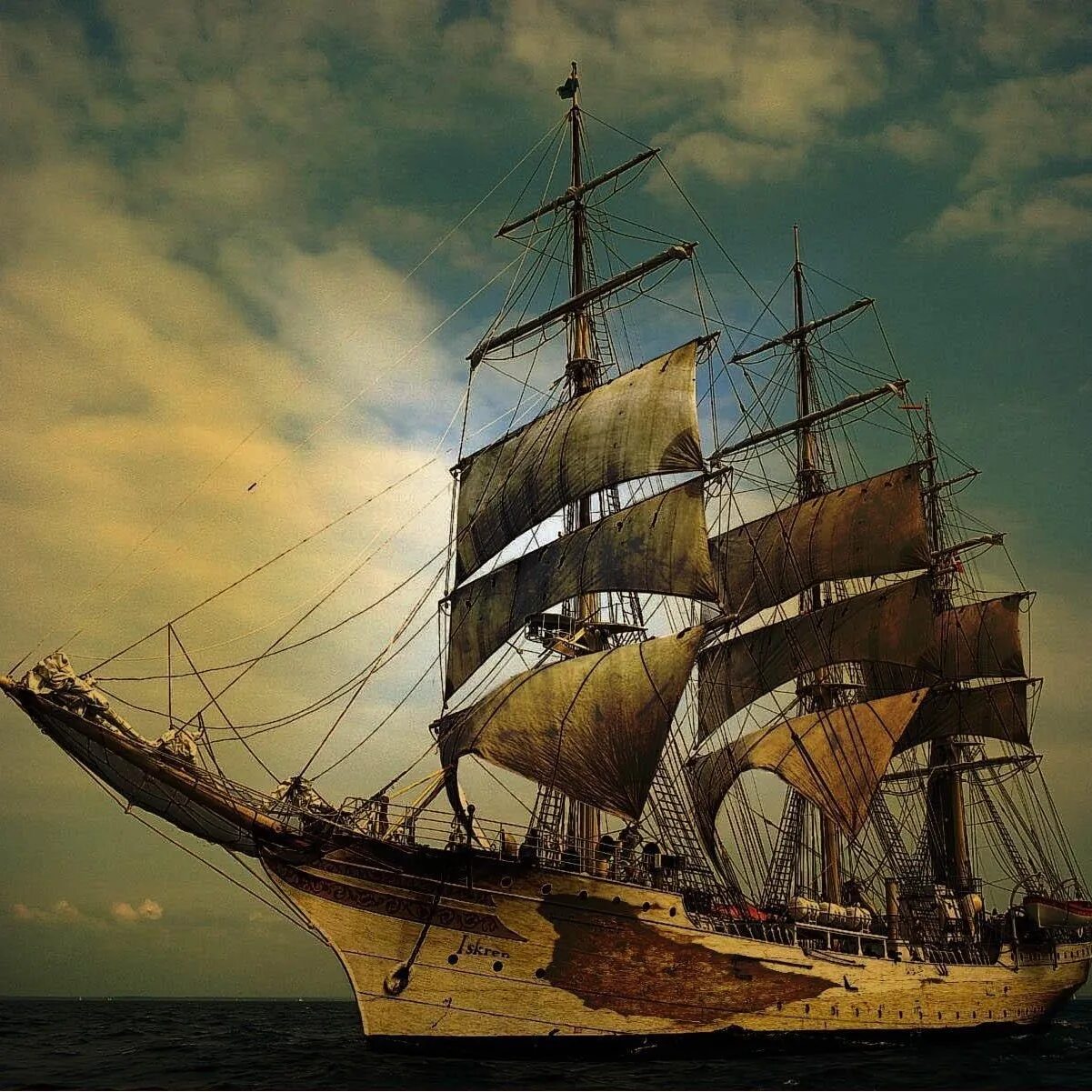 красивый корабль. брошенные корабли. парусный баркас. медан корабль призрак. баркасы аральское море.