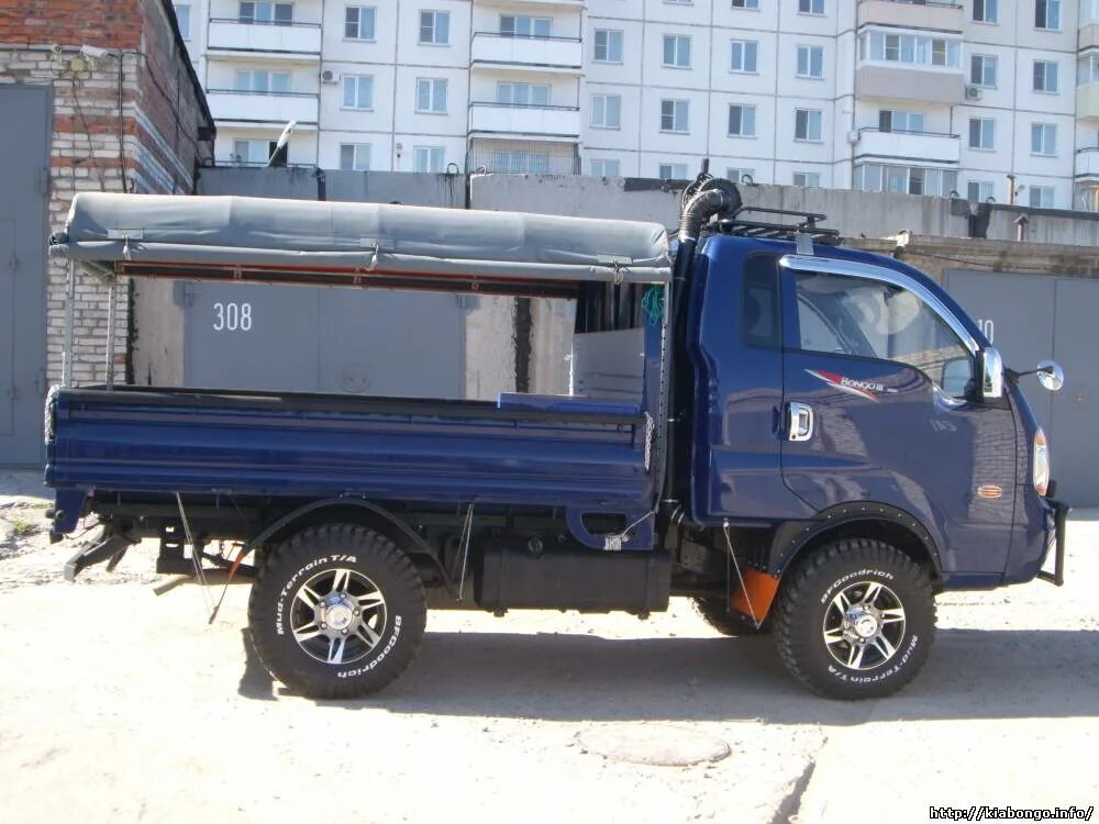 Дром улан грузовики. Грузовик Киа Бонго 4х4. Kia Bongo 4x4. Киа Бонго 3 4х4. Kia Bongo 4wd.