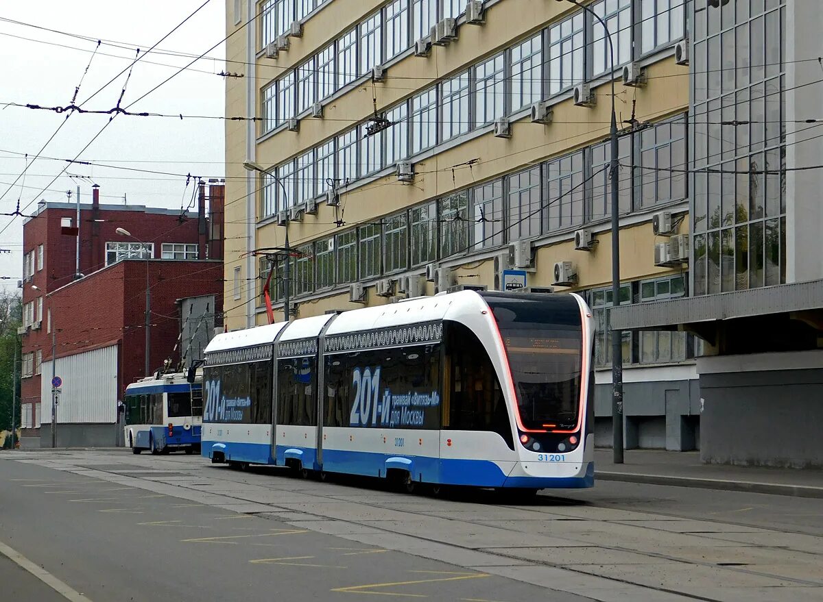 71-931м «витязь-м спб. Трамвай 71-931м витязь-м. Трамвай 71-931м витязь-м. Витязь м в тумане. Трамвай 71-931м витязь-м.