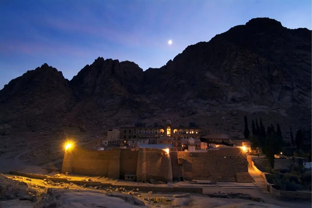 Слово синай. Слово синай. Слово синай. Слово синай. Восхождение моисея на гору синай.