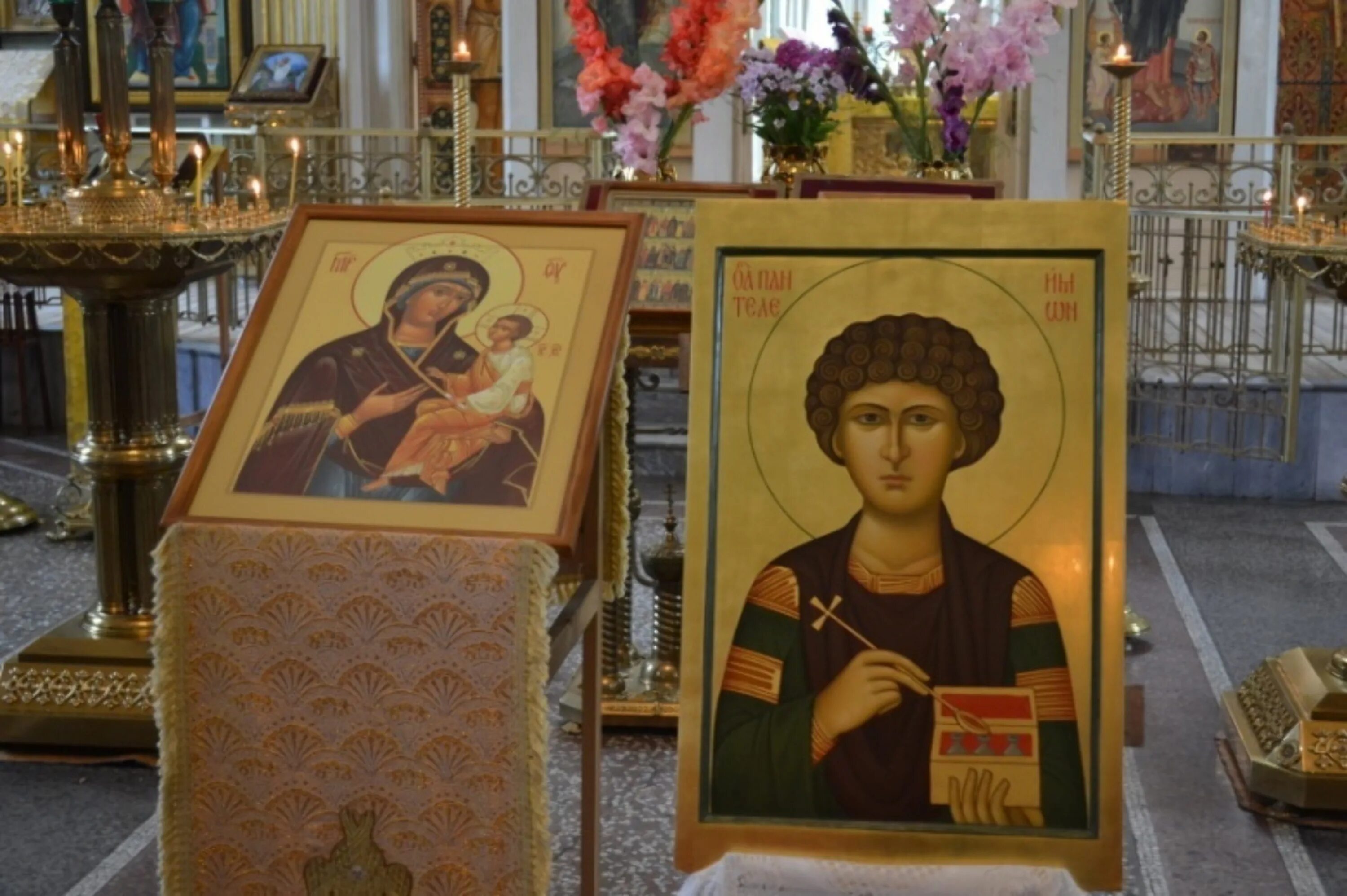Как освятить икону дома