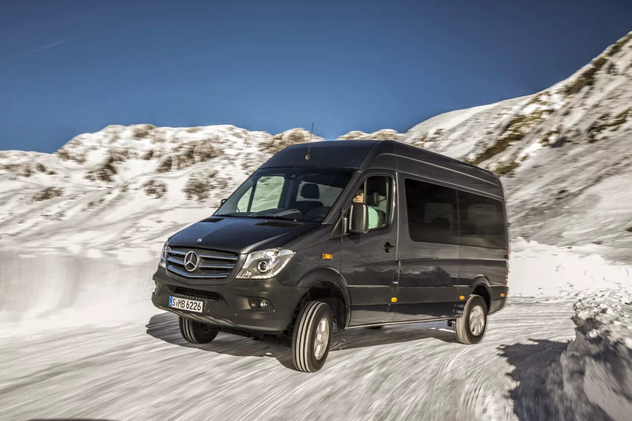 Что такое спринтер. Mercedes-Benz Sprinter. Мерседес Спринтер 2021 4х4. Мерседес Бенц Спринтер. Мерседес Бенц Спринтер 4.