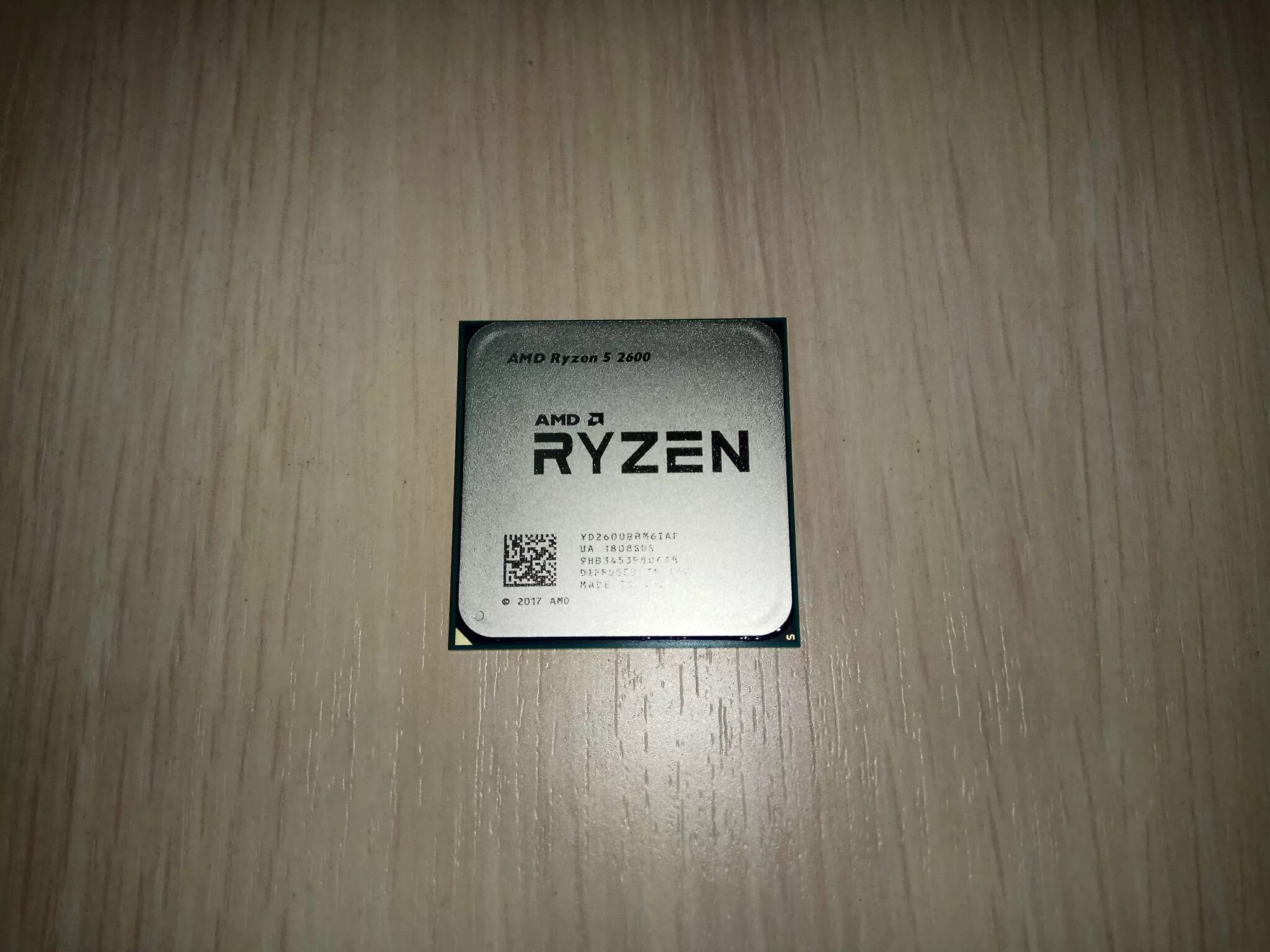 Amd ryzen 5 2600 цена. AMD 5 2600. Процессор райзен 5 2600. Процессор AMD Ryzen 5 2600 am4. AMD процессор r5 2600 OEM.