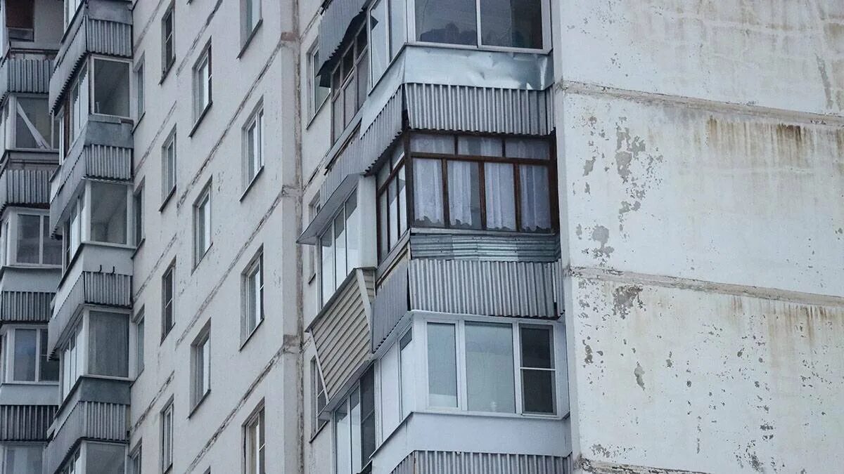 Выпала 16 этаж