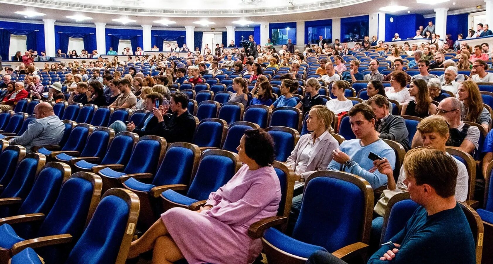 Московский музыкальный театр имени Станиславского. МАМТ Немировича Данченко. Театр им. Станиславского и Немировича-Данченко. Театр Станиславского и Немировича Данченко зал. Муз театр немировича данченко