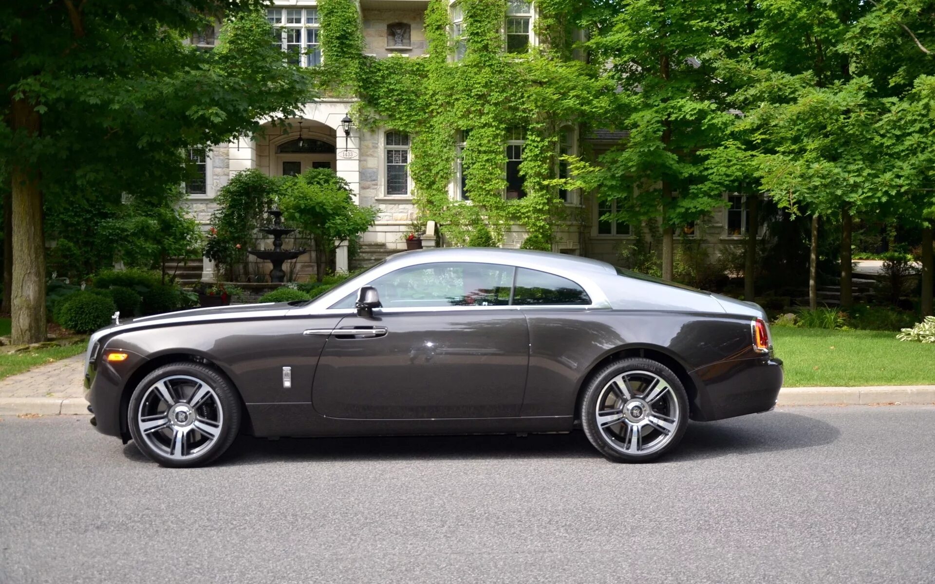 Роллс врайт. Rolls Royce Wraith Coupe. Rolls Royce Wraith купе. Rolls Royce врайт купе. Роллс Ройс врайт сбоку.