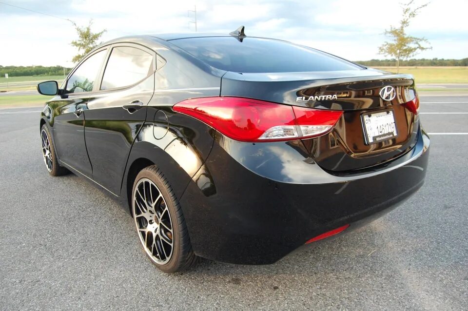 Диски элантра размер. Elantra md r18. elantra md r17. диски элантра мд. элантра мд на 18 дисках.