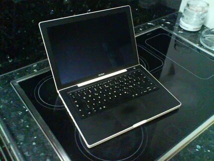 Macbook черный экран