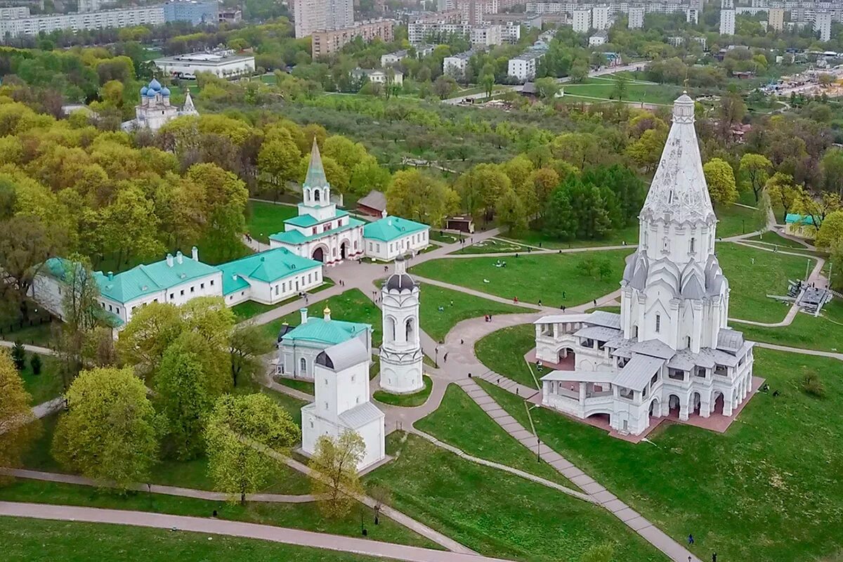 Звон в коломенском. Музей усадьба Коломенское. Парк усадьба Коломенское. Музей-заповедник Коломенское, Москва, проспект Андропова. Царская вотчина Коломенское.