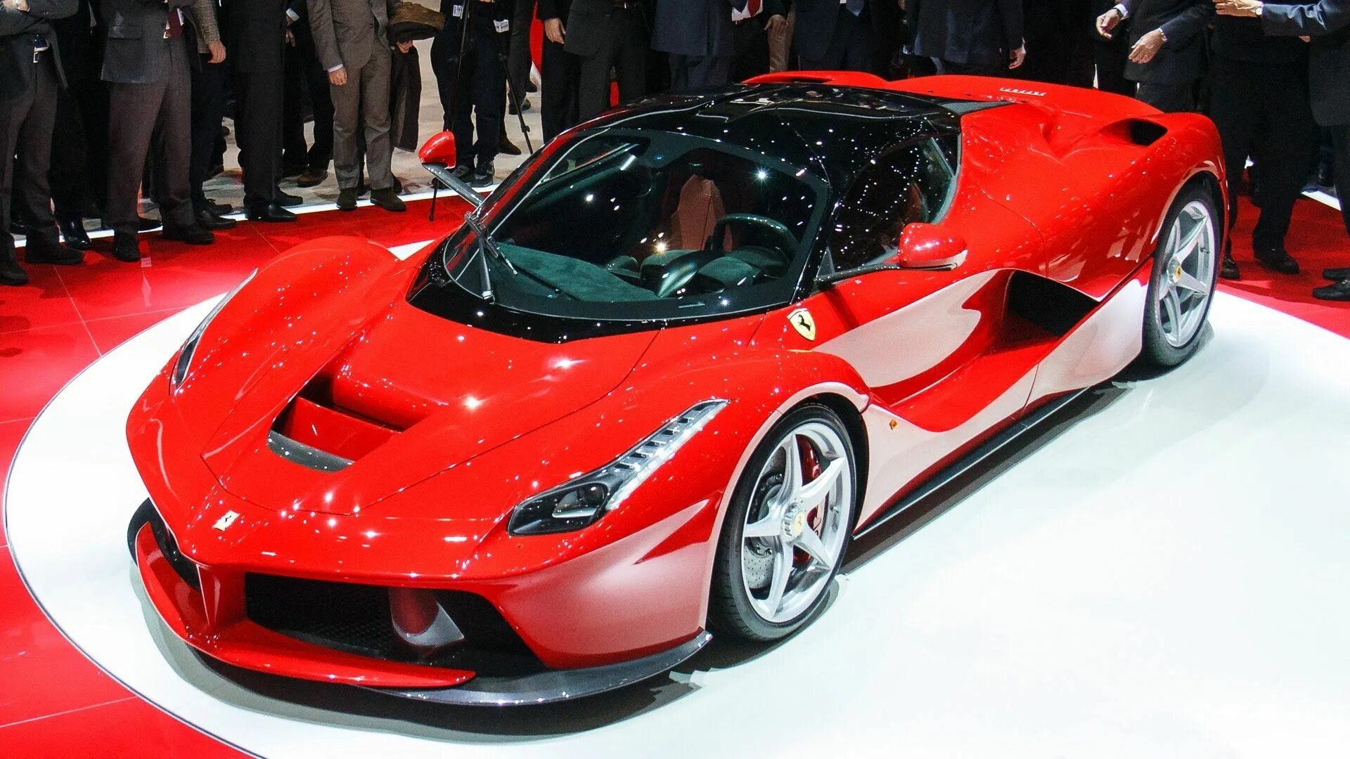 Ferrari LAFERRARI 2013. Ferrari LAFERRARI 2015. Ferrari LAFERRARI 2022. Ferrari LAFERRARI Дубай. Самый дорогой лист