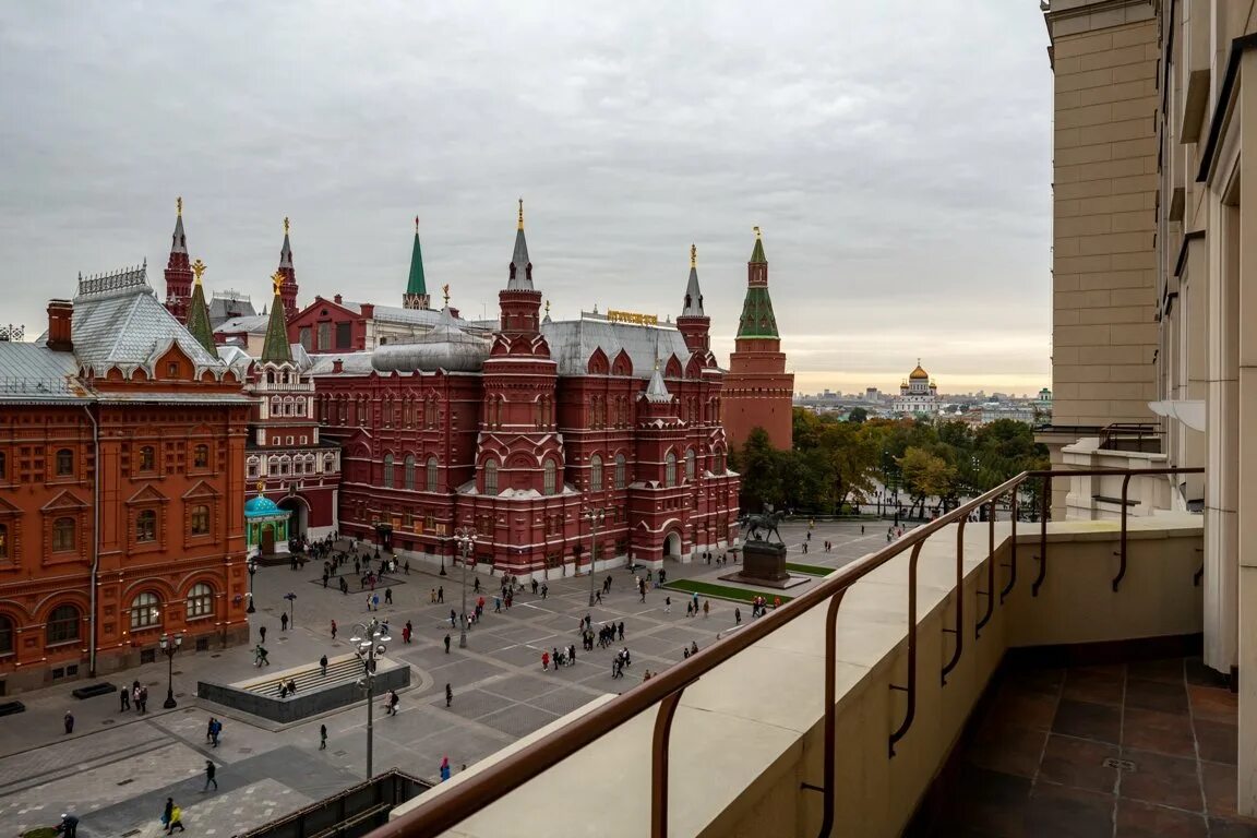 Шервуд исторический музей в москве. Исторический музей семенов шервуд. Государственный исторический музей в москве шервуд. Красное здание. Исторический музей в москве на красной площади.