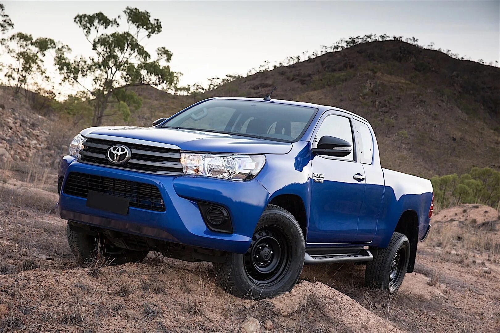 Toyota hilux пикап. Toyota Hilux 2015. Тойота пикап Хайлюкс 2015. Toyota Hilux Revo 2015. Пикапы Тойота Хайлюкс 2018.