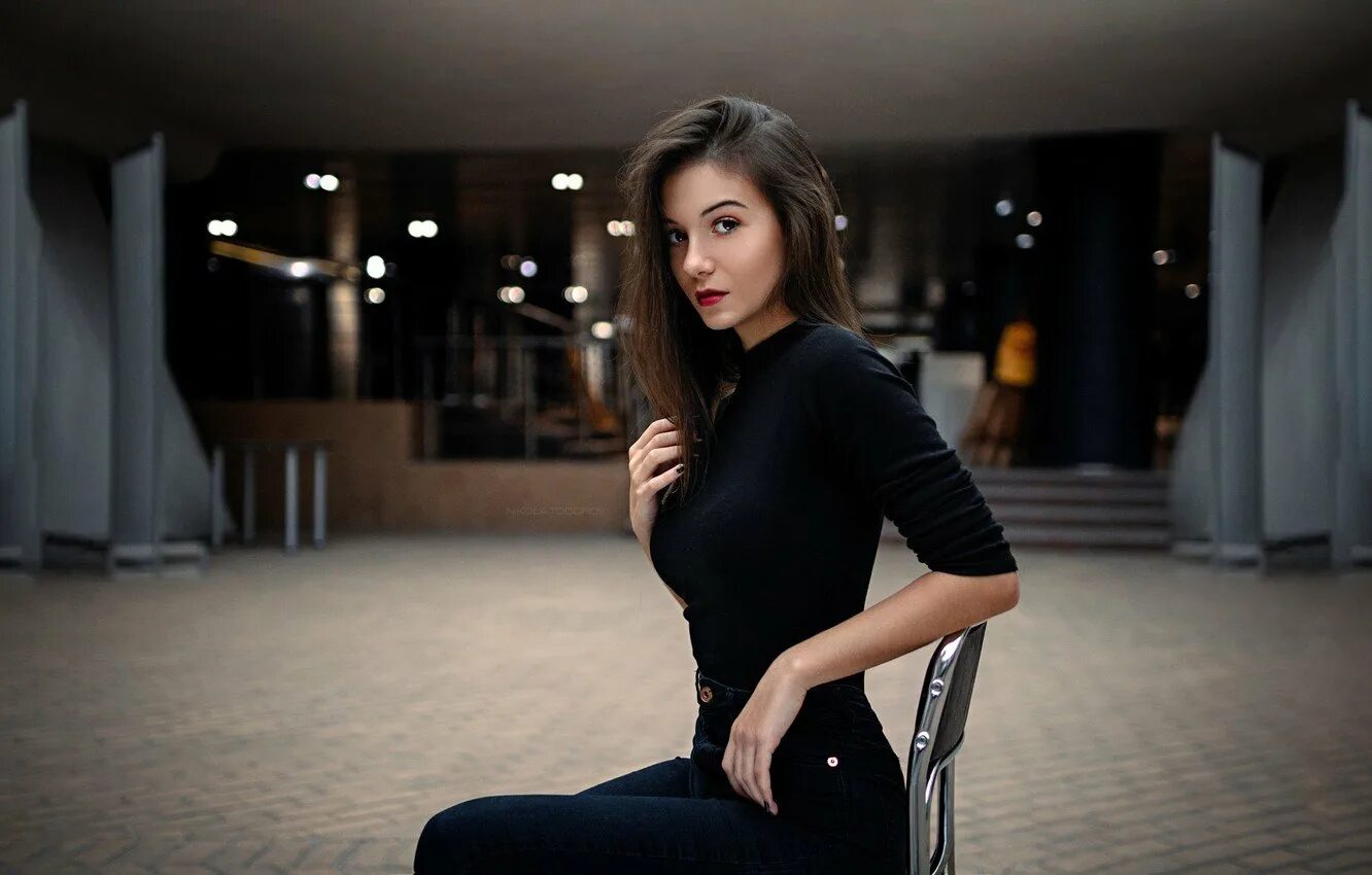 Фэшн портрет. Яна кошкина. Девушка в черном платье. Ксения кокорева. Девушка с черными волосами.