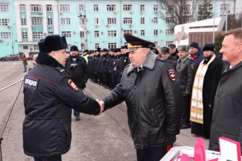 Отделы полиции курск телефон. УМВД по Курской области. Полиция Курск. Главный полицейский Курской области. Машина губернатора Курской области.