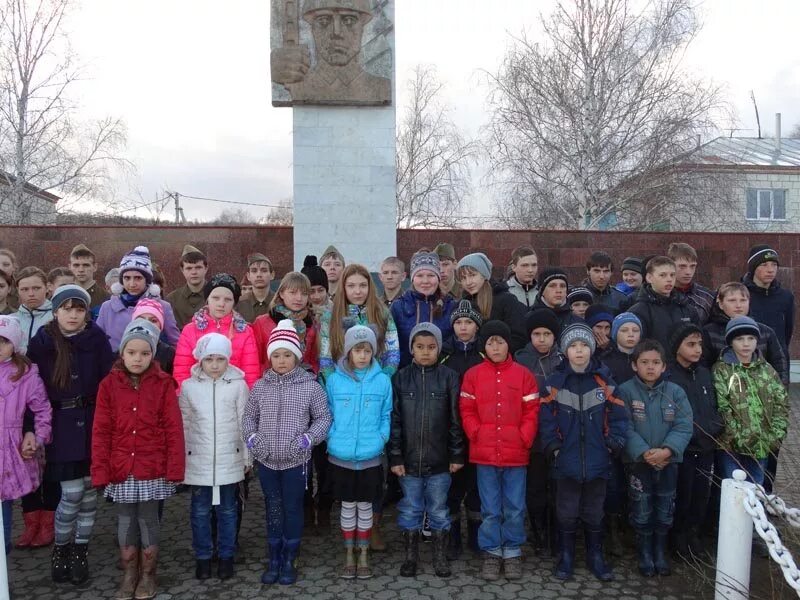 Донгуз балтайского района саратовской области. Село Донгуз Балтайского района Саратовской области. Село Донгуз Саратовской области. Школа Донгуз Балтайский район. Донгуз Саратовская область школа.