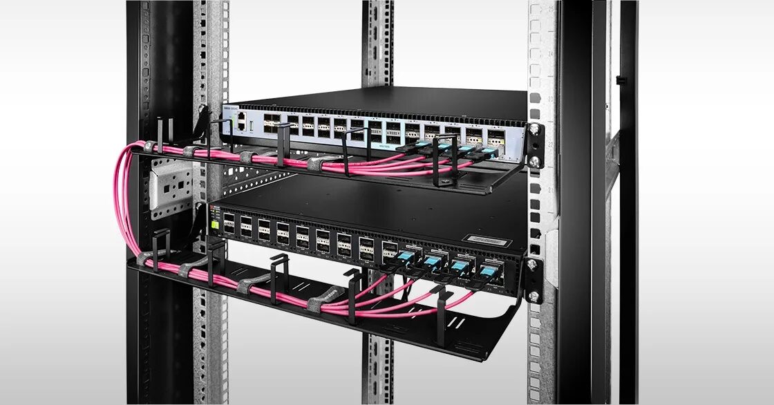 Cisco trex. Свитч панель. Свитч для сервера. Switch сервер. Монтаж сетевого коммутатора.