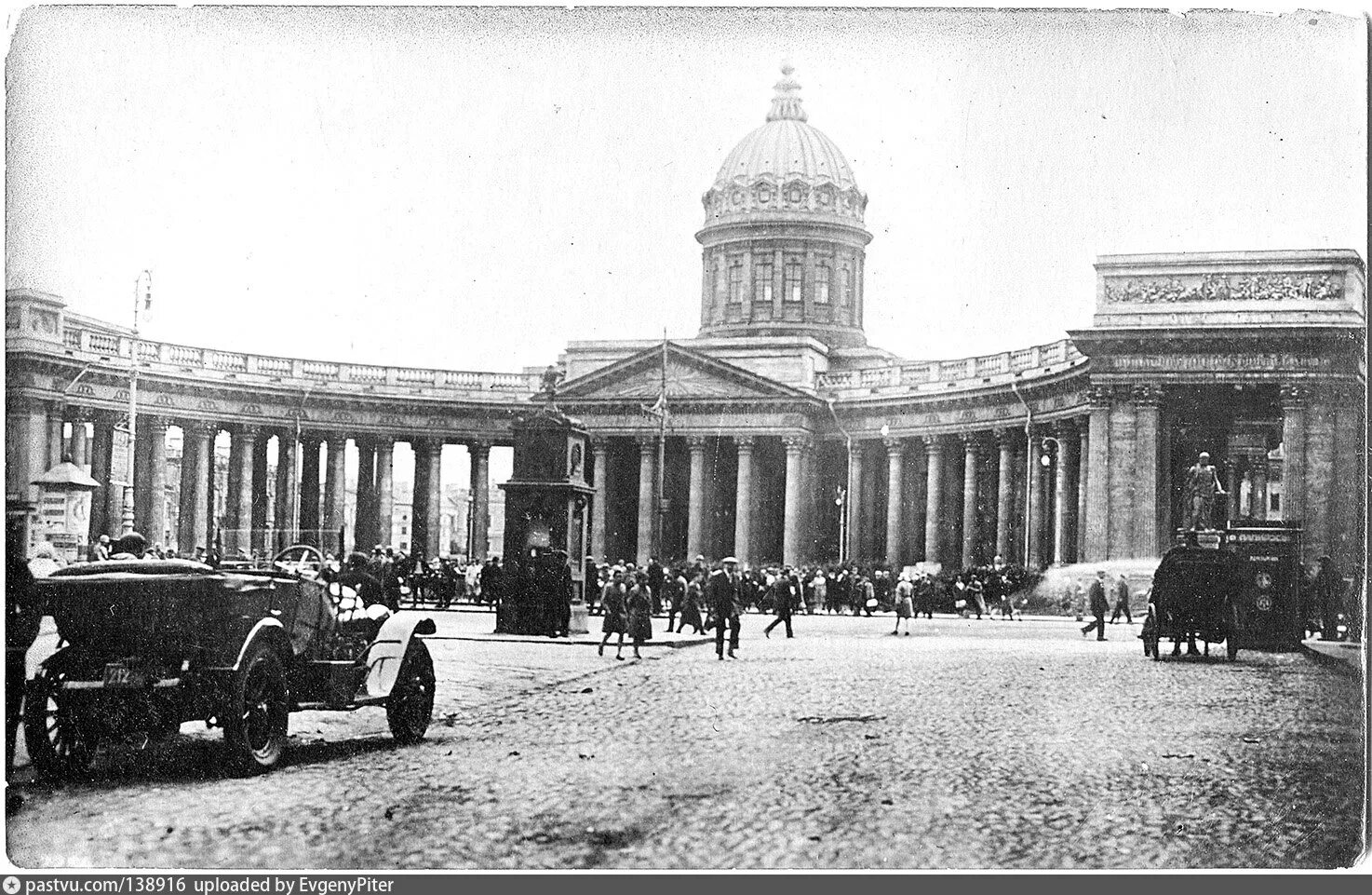 Санкт петербург в старые времена. Казанский собор в санкт-петербурге. казанский собор 1917. казанский собор 1811 год. петроград казанский собор.