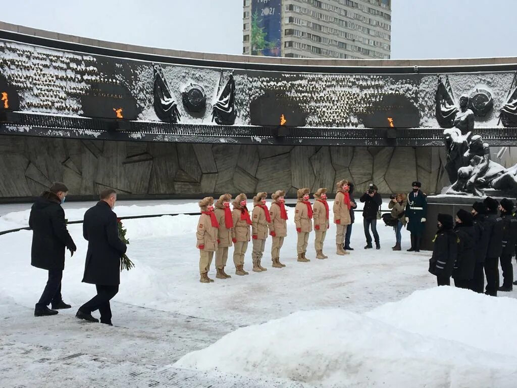 В честь прорыва блокады ленинграда. Январь 1944 прорыв блокады ленинграда. В честь прорыва блокады ленинграда. В честь прорыва блокады ленинграда. Блокада ленинграда в цвете в хорошем качестве.