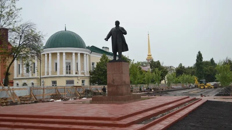 Мичуринск севастополь. Памятник Ленину Мичуринск. Площадь Ленина Мичуринск. Мичуринск сквер на Советской. Мичуринск памятник Ленину сейчас.