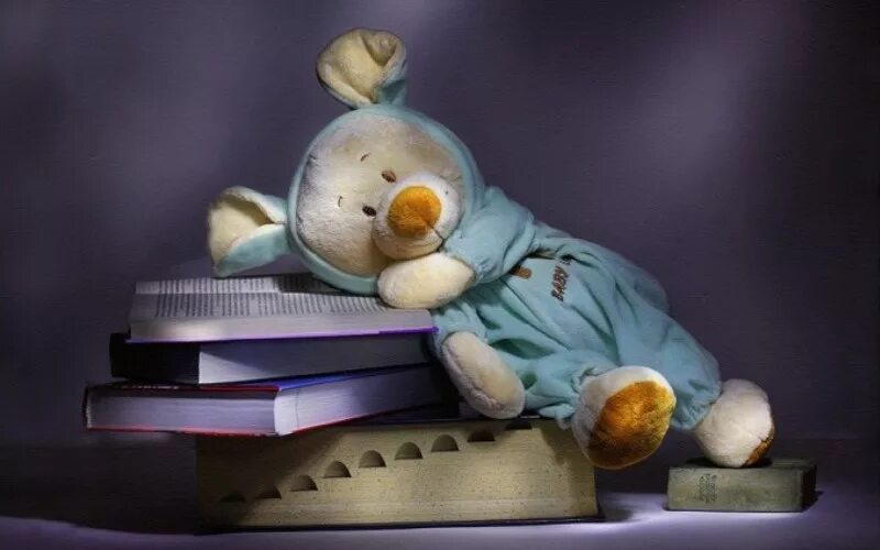 Куклы на картинах художников. Старые плюшевые игрушки. Старинные детские игрушк. Винтажные игрушки. Антикварные мягкие игрушки.