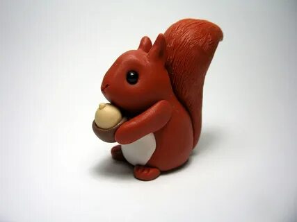 Фигурки из красного пластилина
