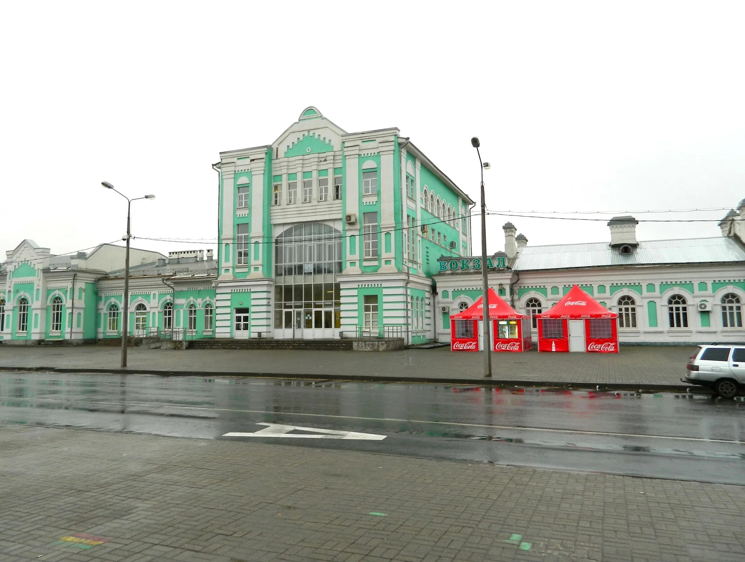 Ж/Д вокзал Череповец. Череповецкий ЖД вокзал. Привокзальная площадь Череповец. Череповец ЖД станция. Вокзал череповец телефон