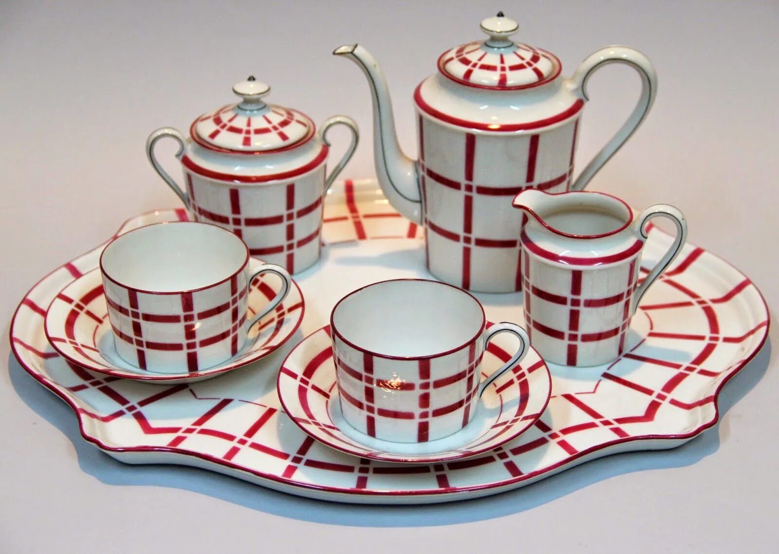 Seletti hybrid посуда. Чайник арт деко. Арт посуд. Кастрюли сибирские товары. Набор чайных кружек 6 персон.