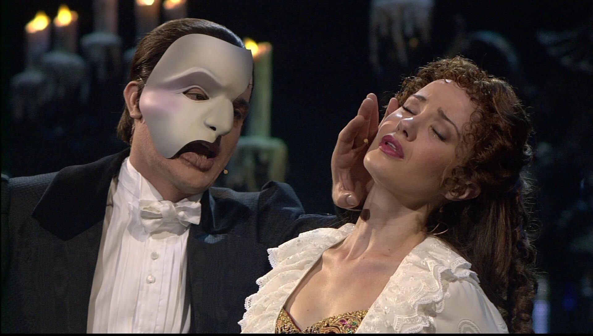 Призрак оперы омск. Призрак оперы (мюзикл, 1986). Призрак оперы 2004. Призрак оперы Эндрю Ллойд Уэббер.