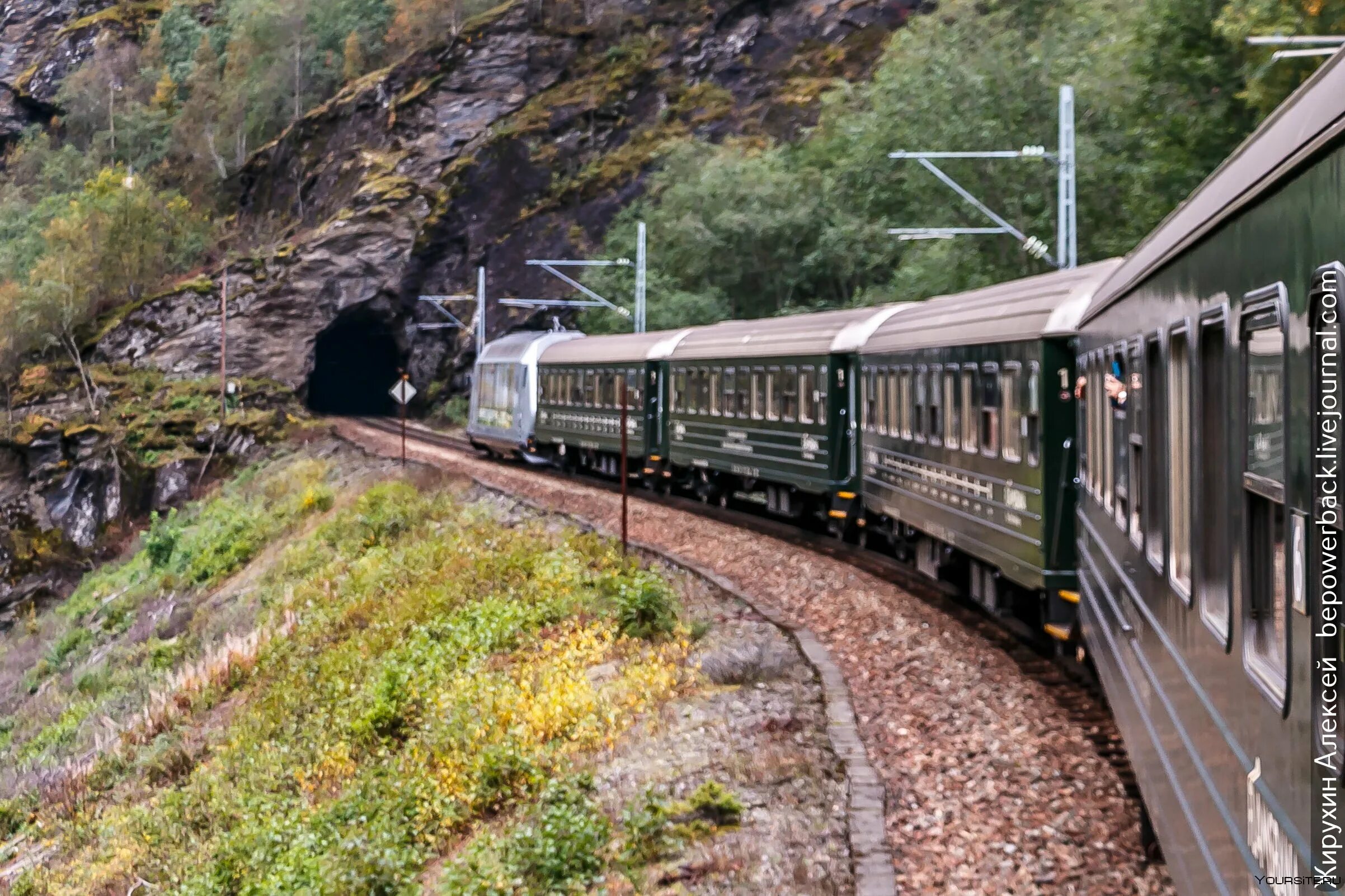Известные железные дороги. Фломская железная дорога Норвегия. Бергенская железная дорога Норвегия. Норвегия Осло Фломская железной дороге. Бергенская линия и Фломская железная дорога.