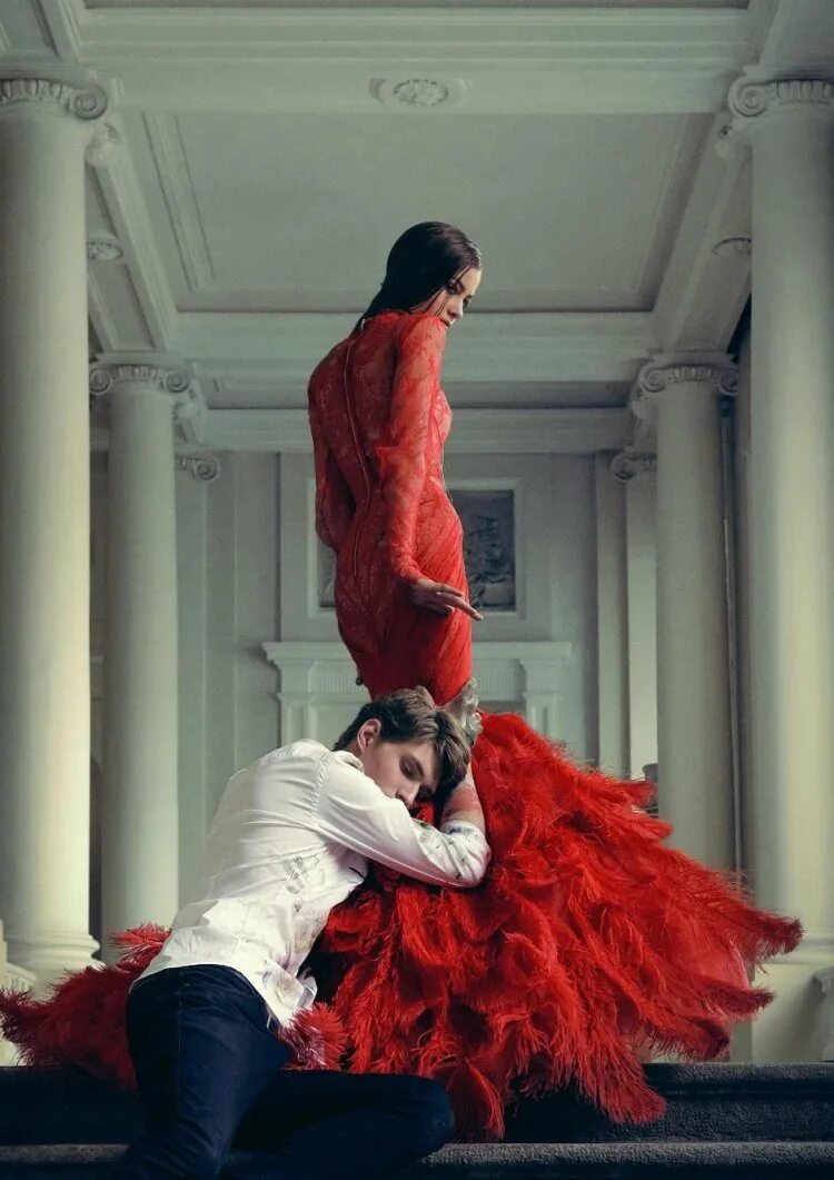 женщина в красном матрица. келли леброк женщина в красном. дрейк хотлинг блинг. дрейк хотлинг блинг. клип парень в красных.