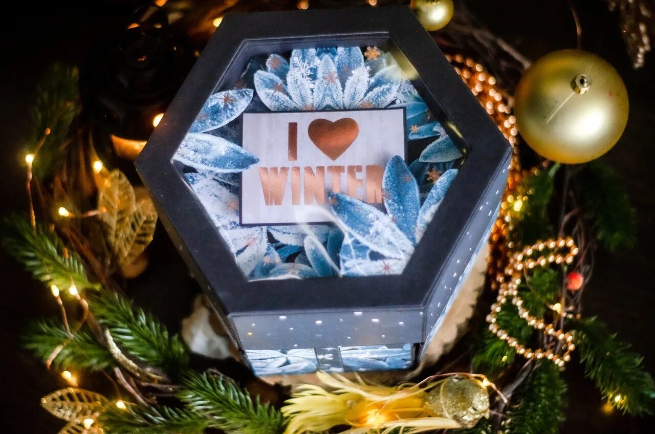 Magic box новогодний. Маджик бокс своими руками новый год. Коробочки волшебные для нового года. Magic box. Новогодний мэджик бокс.