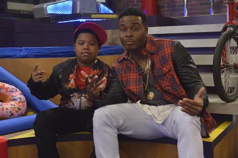 Double g игроделы. Кел митчелл. Трип эл джи из игроделов. Самолет дабл джи. Дабл джи певец.