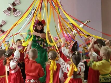 Весенний праздник день