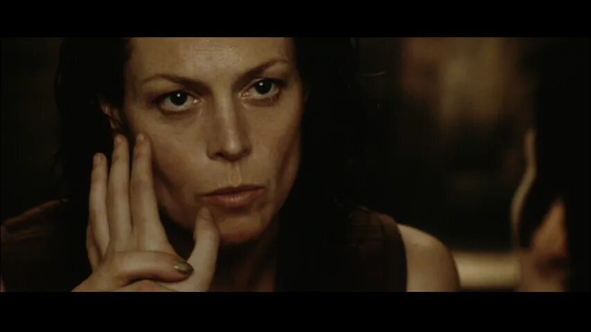 Чужой воскрешение 1997 сигурни. Чужой 4 режиссерская. Чужой 4 режиссерская. Чужой 4 режиссерская. Вайнона райдер чужой 4.