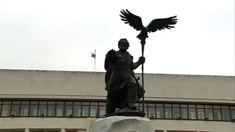 Где стоит памятник ивану