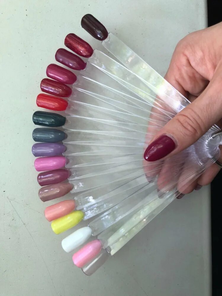 палитра цветов гель-лака для ногтей гамма. образцы лаков. цветные лаки. гель лак блюскай палитра w. палитра гель лаков тнл.